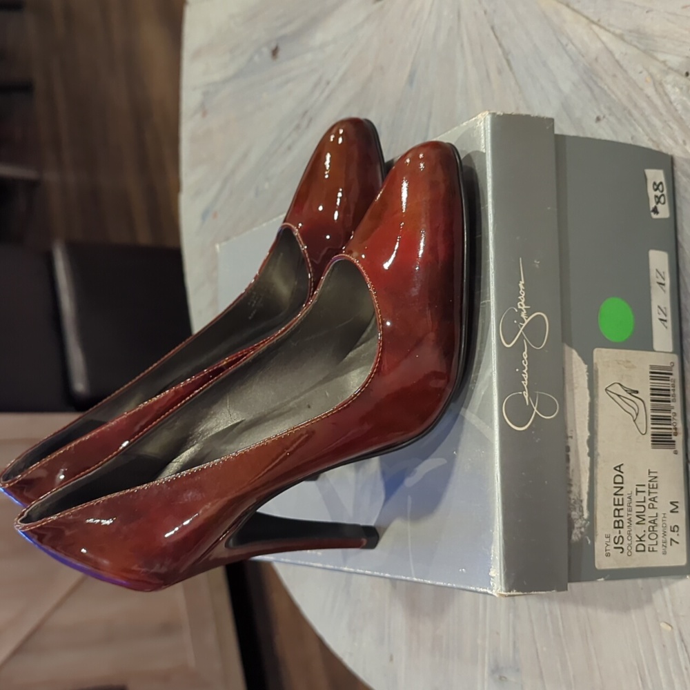 Jessica Simpson Brenda Multi Floral Patent like new Leather Heels